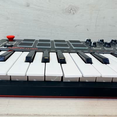 Akai MPK Mini 25-Key USB MIDI Controller – 8 Pads, 8 Knobs – Gen 2 image 8