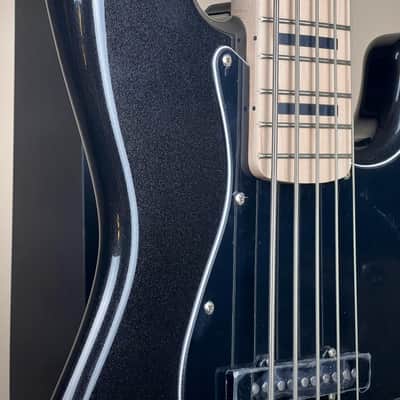 Fender Squier Affinity Series Active Jazz Bass V - 5-String - Active Preamp & Noiseless Pickups image 4