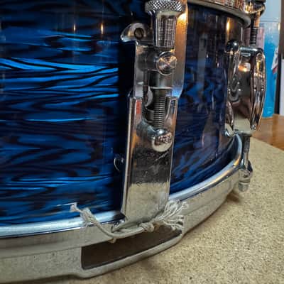 Slingerland No. 161 Deluxe Student Model 5.5x14" 6-Lug Snare Drum with Stick-Saver Hoops 1964 - 1976 - Blue Agate Pearl image 4