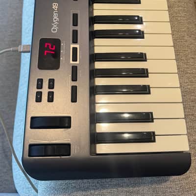 M-Audio Oxygen 49 MKIV MIDI Keyboard Controller 2016 - 2020 - Black image 2