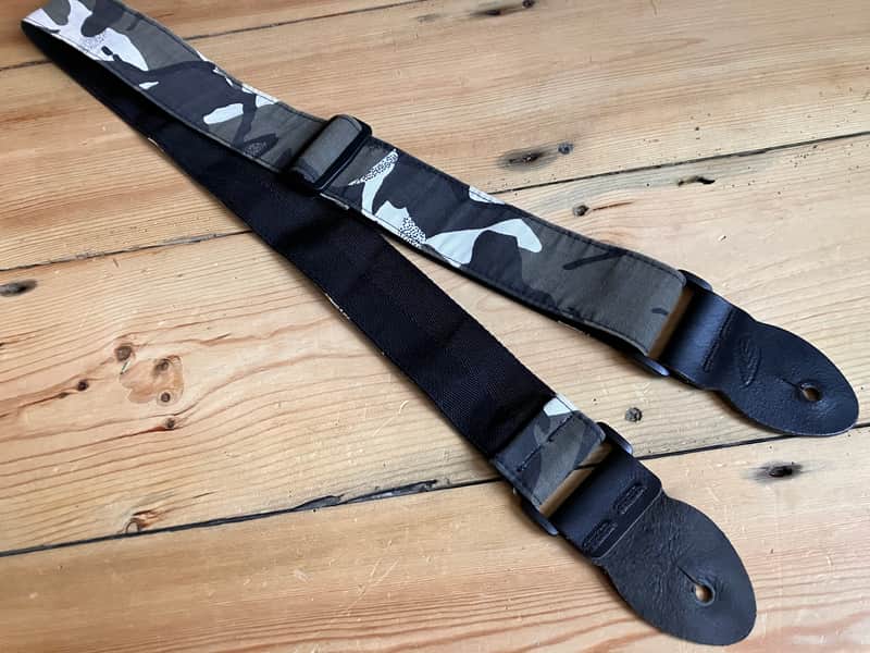 Planet Waves Camo Guitar Strap Pre Owned image 1