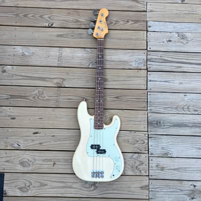 Fender PB-62 Precision Bass Reissue MIJ image 17