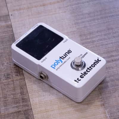 TC Electronic PolyTune Poly-Chromatic Tuner - White Gloss image 3