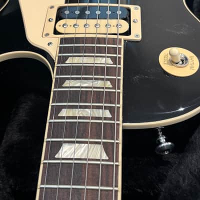 Gibson Les Paul Classic 2021 - Ebony *BOXED* image 5