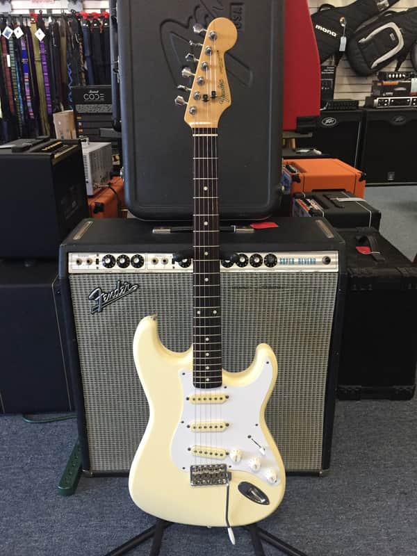 Fender Stratocaster 1984-1987 Made in Japan MIJ E Serial number