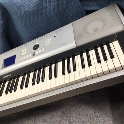 Yamaha DGX-520 image 2