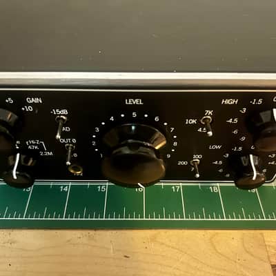 Universal Audio 6176 Channel Strip 2003 - Present - Silver image 7