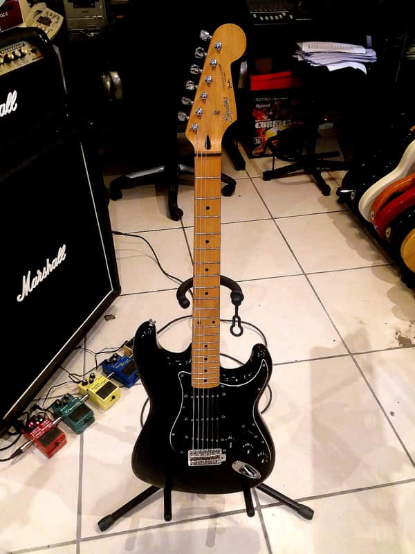 Squier Stratocaster Made in Japan 1993-1994 - Black image 1