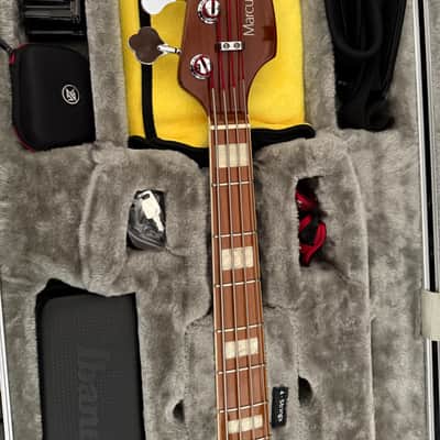 Sire Marcus Miller v8 2025 - Sunburst image 2