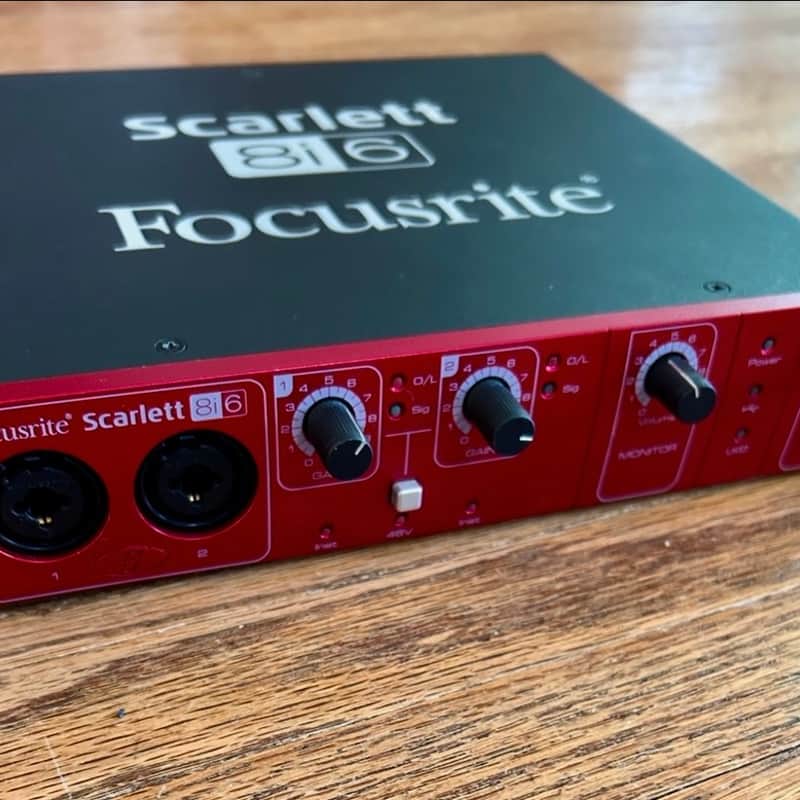 2011 – 2016 Focusrite Scarlett 8i6 USB 2.0 Audio Interface Red