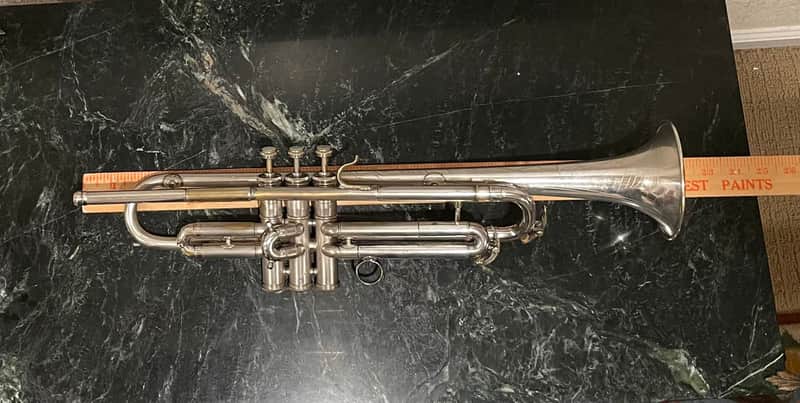 Conn 10B (New Era) (1935) (Medium Bore) Bb Trumpet SN 305159 image 1
