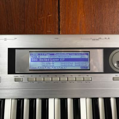 Korg Triton Le 61key MUSIC WORKSTATION KEYBOARD w/ gig bag EXB-SMPL image 4