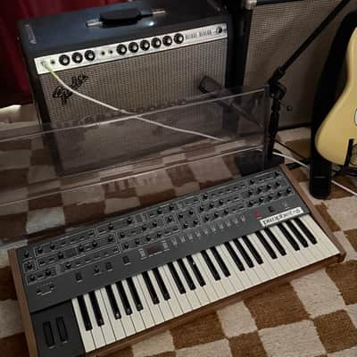Sequential Prophet-6 - 6-voice Analog Synthesizer 49-keys w/ deck-saver