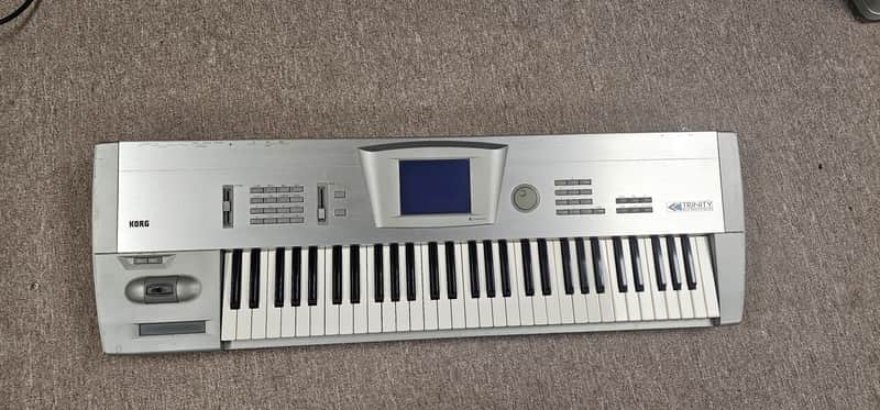 Korg Trinity 61-Key 32-Voice Polyphonic Workstation 1995 - 1996 - Silver image 1