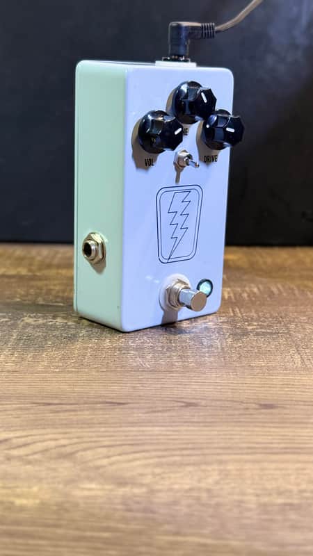 JHS SUPERBOLT V1 エフェクター JHS Pedals Super Bolt」スプロアンプ系エフェクターをレビュー | 魔法