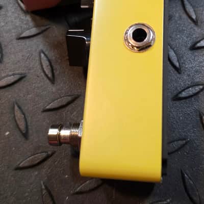 Donner Yellow Fall Analog Delay 2010s - Yellow image 3
