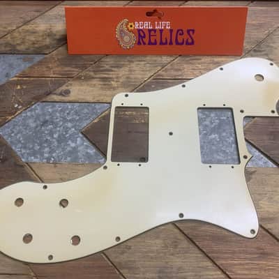 Real Life Relics Aged White 72 Telecaster® Deluxe Pickguard  [PGC2] imagen 2