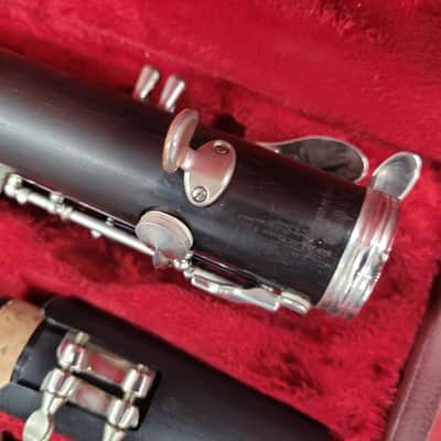 Buffet Crampon E11 Intermediate Bb Clarinet - Black image 9