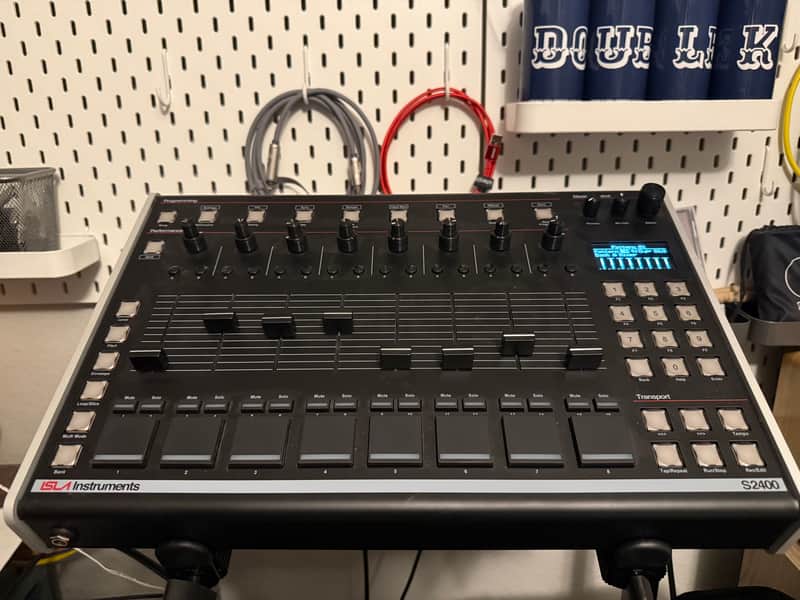 Isla Instruments S2400 Desktop Sampler 2019 - Present - Black image 1