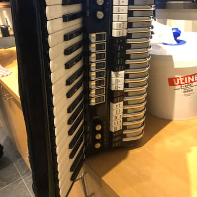 Exceptional find……Pignatelli electronic accordion DEGA 111 1960’s - Black image 10