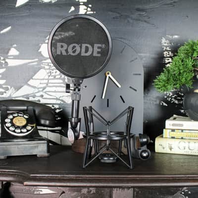 Preowned Rode NT1-A Condenser Microphone w/ Box, Shock Mount, & Pop Shield image 2