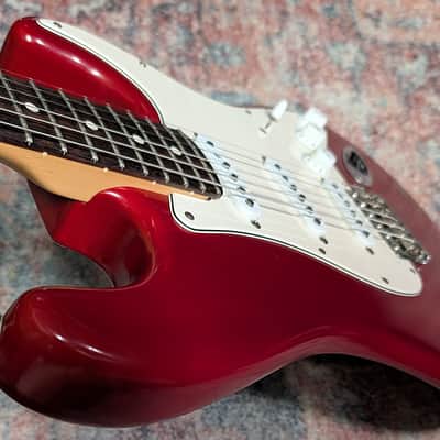 2005 Fender Highway One Stratocaster with Rosewood Fretboard - Crimson Red Transparent image 9