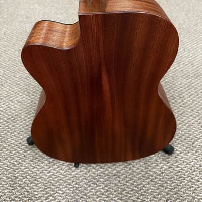 Martin 000C Jr-E Bass Junior Short Scale Acoustic/Electric Burst w/ Case image 11