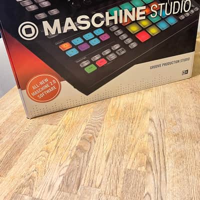 Native Instruments Maschine Studio 2010s Black image 2
