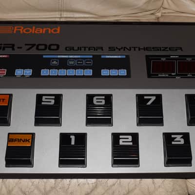 Roland GR-700 Guitar Synthesizer With 24 Pin Cable