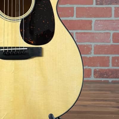 Martin Custom Shop 000-18 Acoustic Guitar - Natural image 3