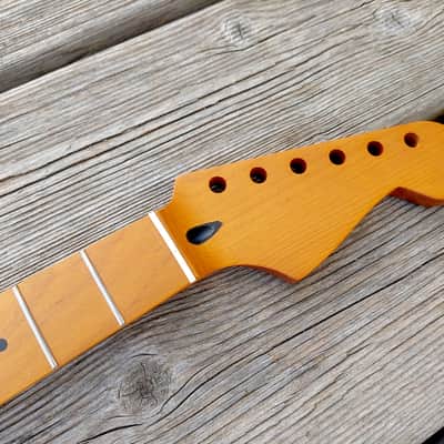 Stratocaster neck, roasted maple image 2