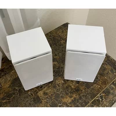 2 NHT Super Zero Bookshelf Speakers (Pair) Gloss White. Tested. Excellent Sound! 2 NHT Super Zero Bookshelf Speakers (Pair) Gloss White. Tested. Excellent Sound! image 3