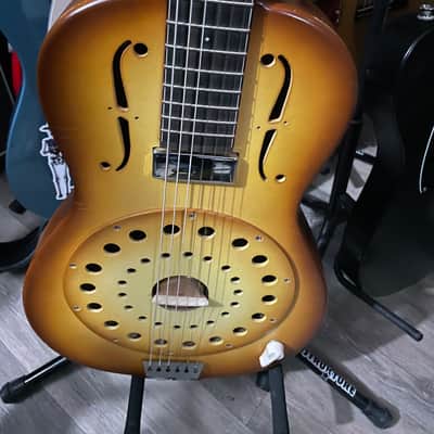 Daddy Mojo wooden electric dobro resonator guitar - desert sunburst image 3