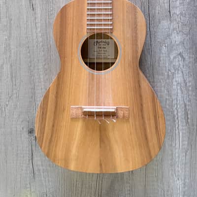 Martin T1K Koa Tenor Ukulele 2012 - 2019 - Natural image 1