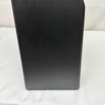 Fender '68 Custom Deluxe Reverb 2-Channel 22-Watt 1x12" Guitar Combo 2013 - Present - Black image 8