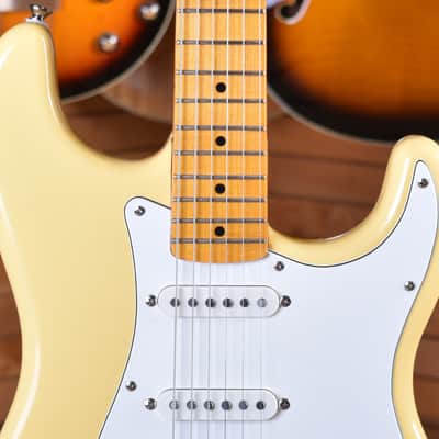 Squier (by Fender) Limited Edition FSR Classic Vibe '70s Stratocaster Maple Neck Vintage White image 6