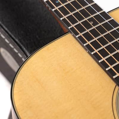 Martin Standard Series 00-18 Acoustic Guitar Natural image 7