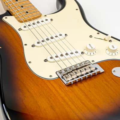 2009 Fender Stratocaster Standard 2-Tone Sunburst w/ Maple Fretboard, 6-Screw Bridge, Fender Gigbag image 4