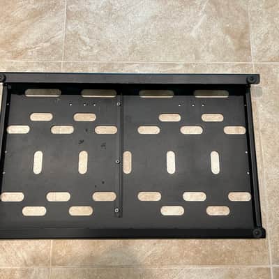 Voodoo Lab Dingbat Medium Pedalboard with Case image 3