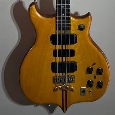 1978 Alembic Series 1 Long Scale Bass signed by Stanley Clarke, w/ original build sheet -folder-case image 4