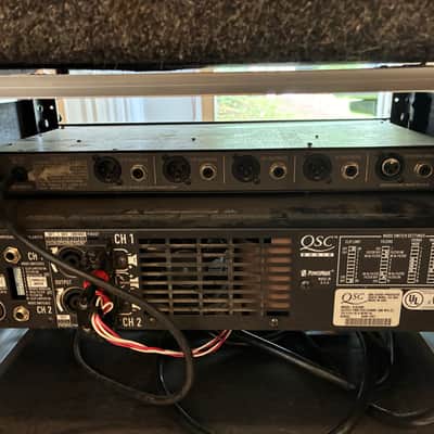 QSC PLX1602 1600W PA & PEAVEY V4X Crossover Unit Rack Mounted w/Road Case - 2000s Bild 2