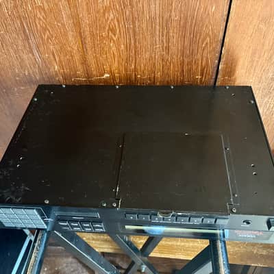 YAMAHA TX802 FM TONE GENERATOR SYNTHESIZER 2U RACK New internal battery image 11