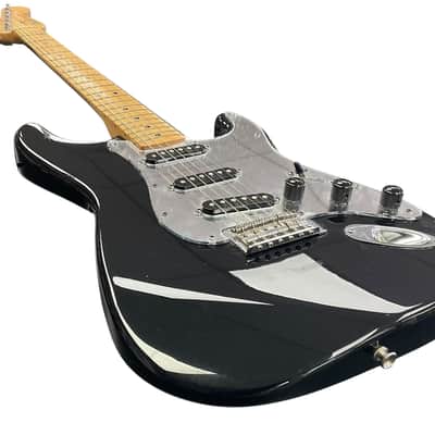 Fender Guitar - Electric Stratocaster Standard image 4