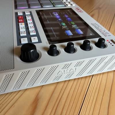 Akai MPC Live II Standalone Sampler / Sequencer Retro Edition 2020 - Present - Grey image 3