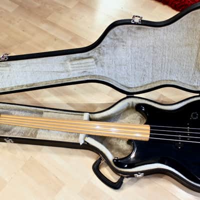 Vantage Avenger Fretless Bass image 1