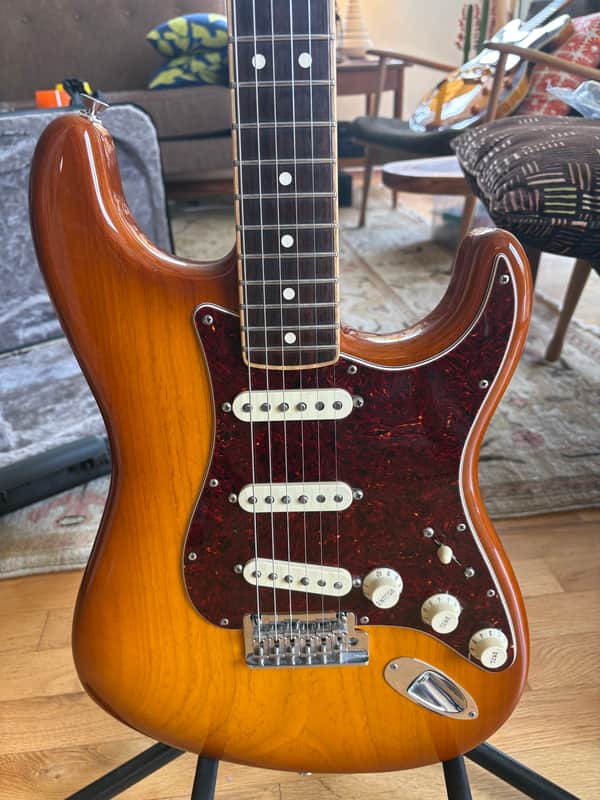 Fender Limited Edition Channel Bound American Professional Ash Stratocaster 2018 - Honeyburst image 1