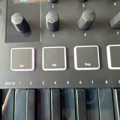 Arturia MiniLab MKIII 25-Key MIDI Controller 2022 - Present - Deep Black image 3
