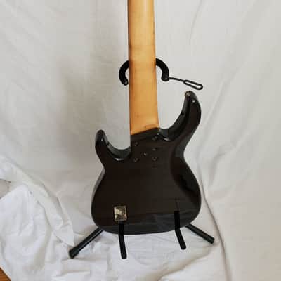 Peavey Axcelerator 6-string Bass image 13