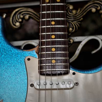 American Fender Stratocaster Relic Nitro Lil Bad Azz Blue Sparkle SSS-CS 69's image 4