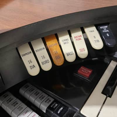 Conn 640 Theatre Organ w/ Built-in Speakers, 25-Note Pedalboard and Bench! image 3